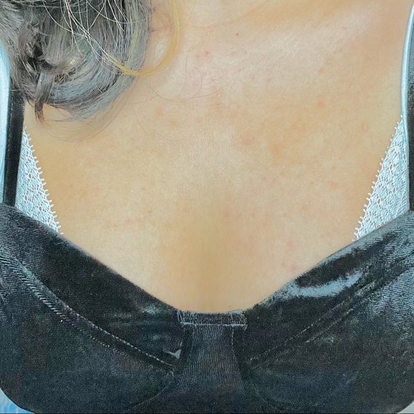 Victoria's secret 34D Plunge Bra, lace silhouettes, wear under deep cut dresses - Picture 5 of 5